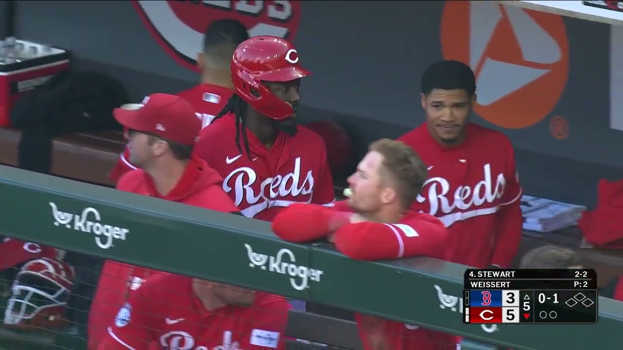 Elly De La Cruz hits a LASER for his first home run of the season for the Cincinnati Reds! 🚀