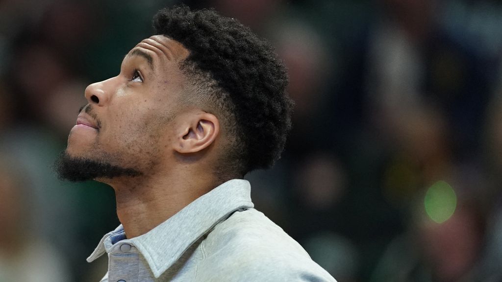 Bucks eliminated from playoff contention with blowout loss