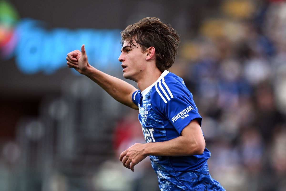 Nico Paz of Como reacts during the Serie A match between Como 1907 and Pisa SC at Giuseppe Sinigaglia Stadium