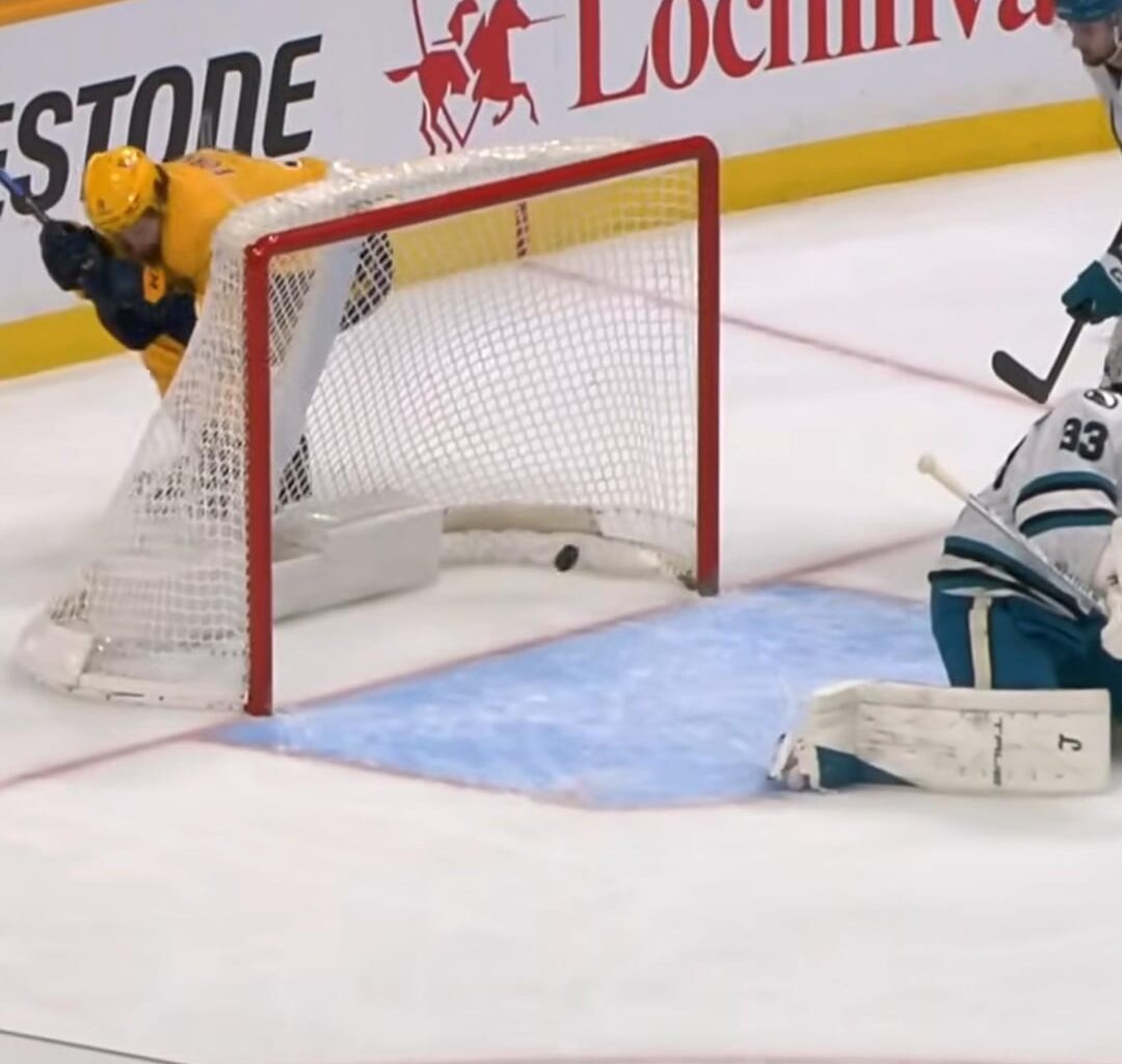 Forsberg hiding from a Josi missile