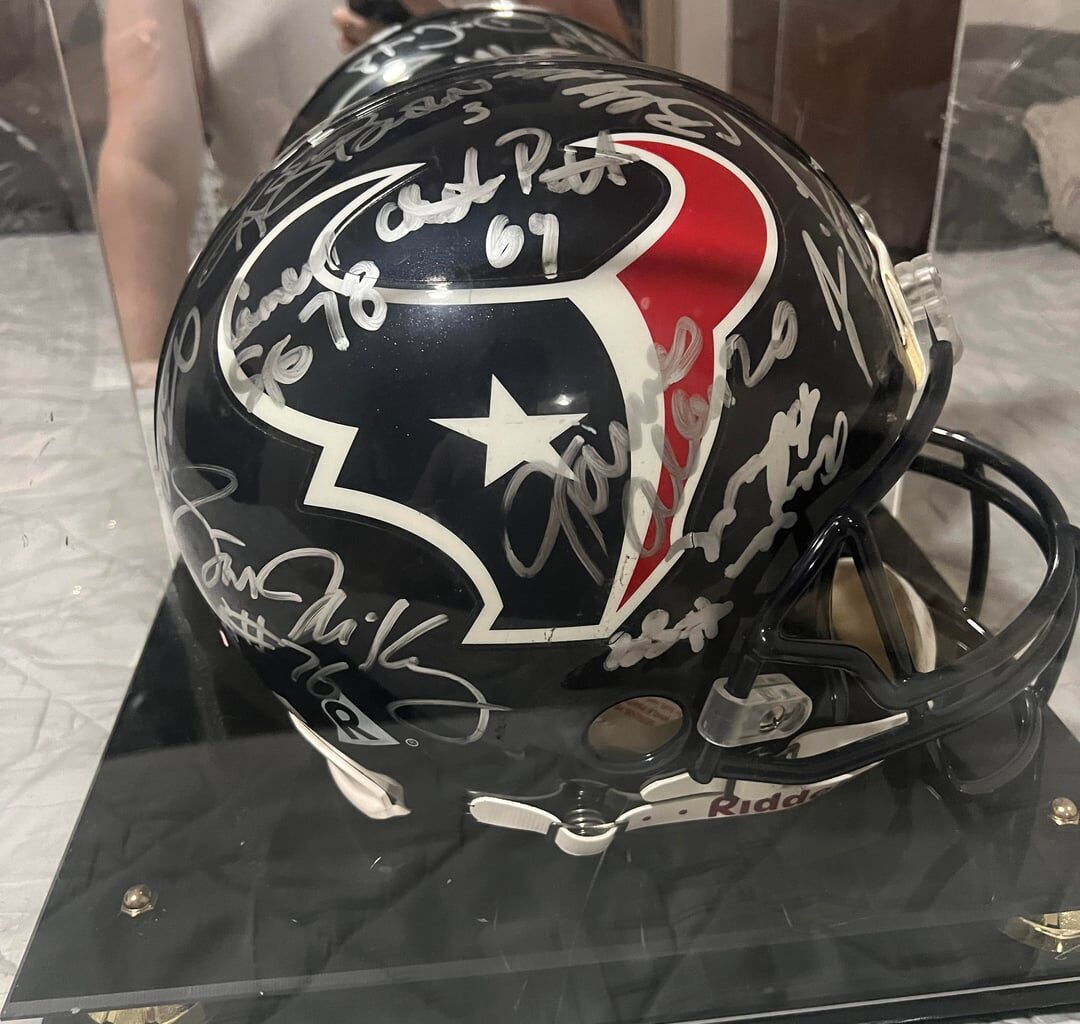 Can someone help me identify some of these autographs