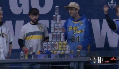 That’s Wisconsin way, baby. chicagoans cant pull that off in a ballgame. Go crew 🍻🍻