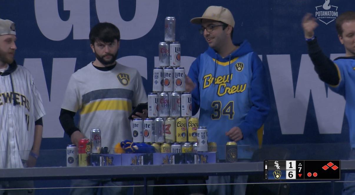 That’s Wisconsin way, baby. chicagoans cant pull that off in a ballgame. Go crew 🍻🍻