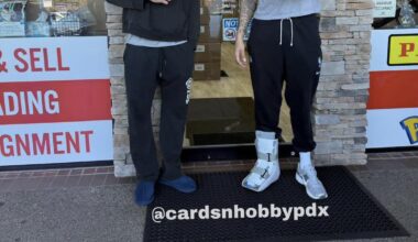Coop and Dereck at a card shop hanging but..... Lively still in a boot 👀