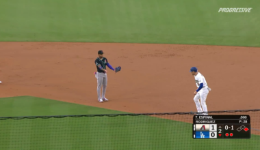 [MLB] You want a hug? ❤️ (Marte asks Freeman if he wants a hug, for the inevitable tag out)