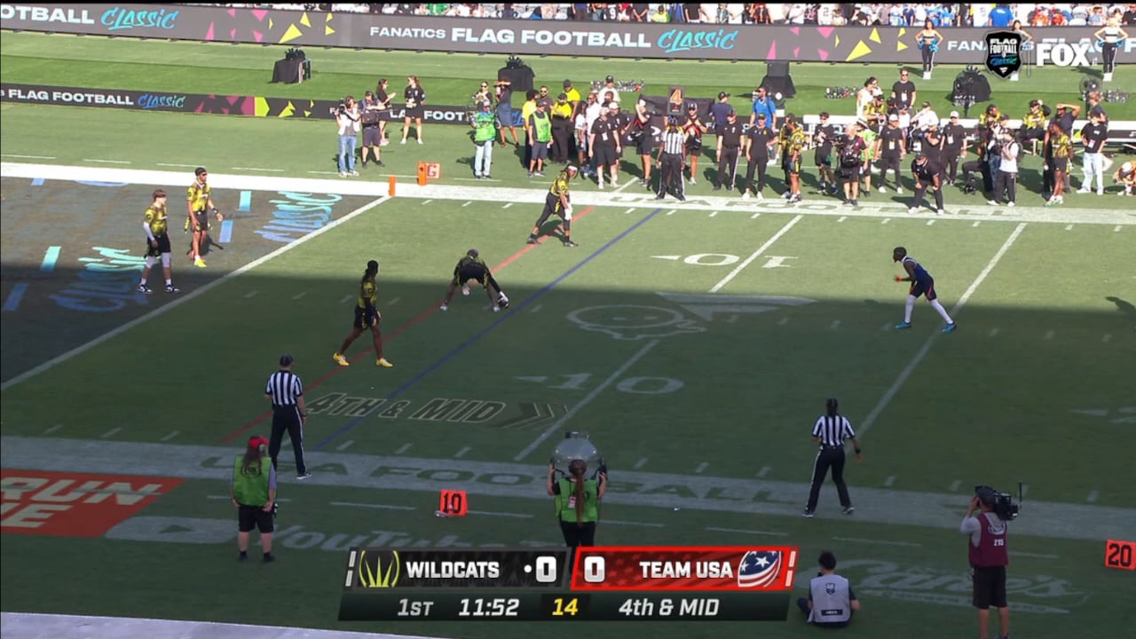 Jayden Daniels Throws a BOMB to a Wide Open Davante Adams for the Touchdown