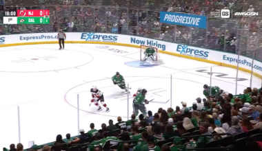 [NHL] Jack Hughes waits out Jake Oettinger and puts the @NJDevils up 1-0!