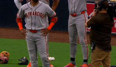 [NBCS] The Padres gave Luis Arráez a touching tribute for his return to San Diego 🥲