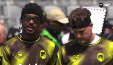 Two former LSU Q’s perfectly in sync!