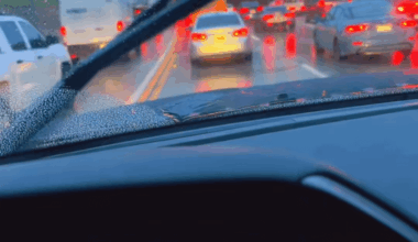 Am I crazy or does it sound like the Flames goal horn?