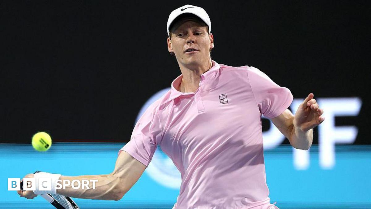 Jannik Sinner plays a forehand during his Miami Open semi-final win