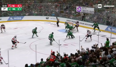 [NHL] Timo what a shot!