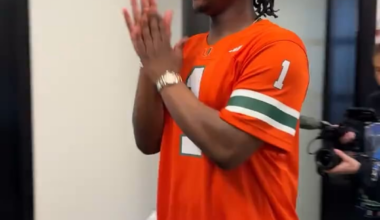 Titans players react to the new uniforms