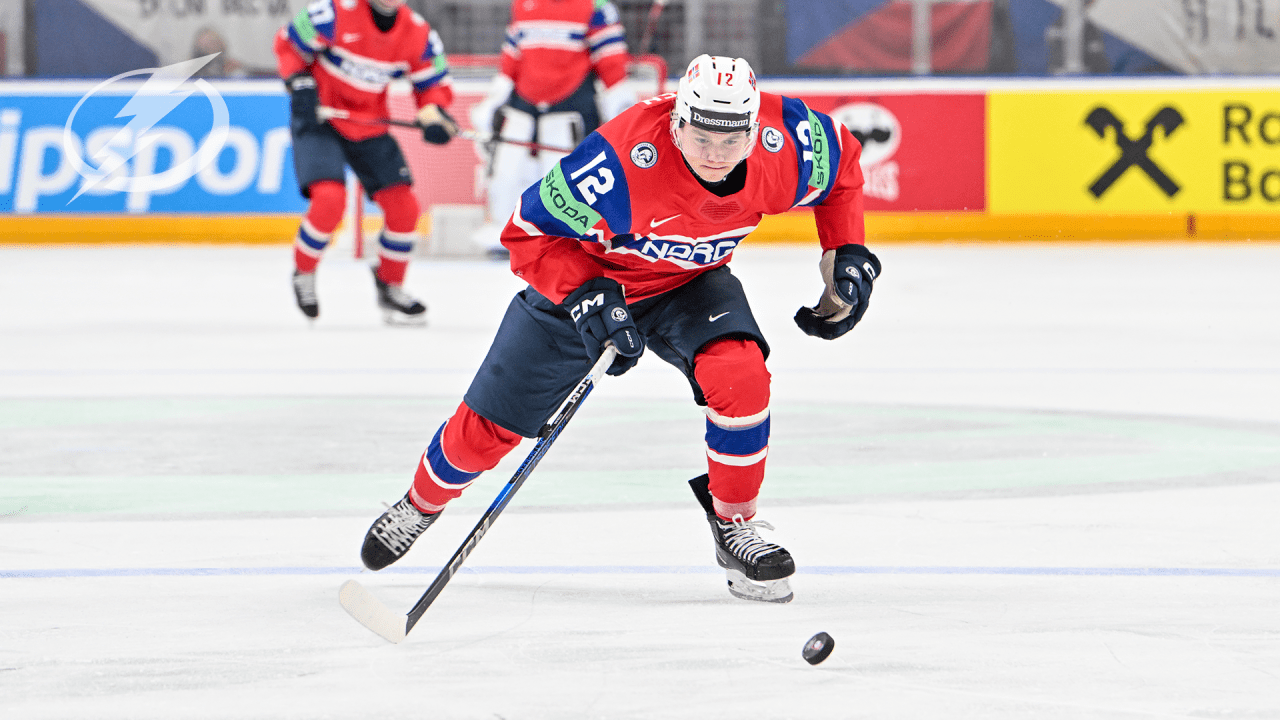 Noah Steen signs entry level deal