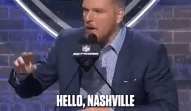 Pat McAfee took full advantage of the moment when he announced the Colts draft pick 😂