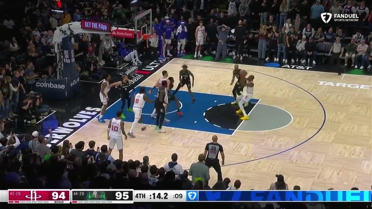 Guarding in isolation with the game on the line, Rudy Gobert gets the massive stop on Kevin Durant