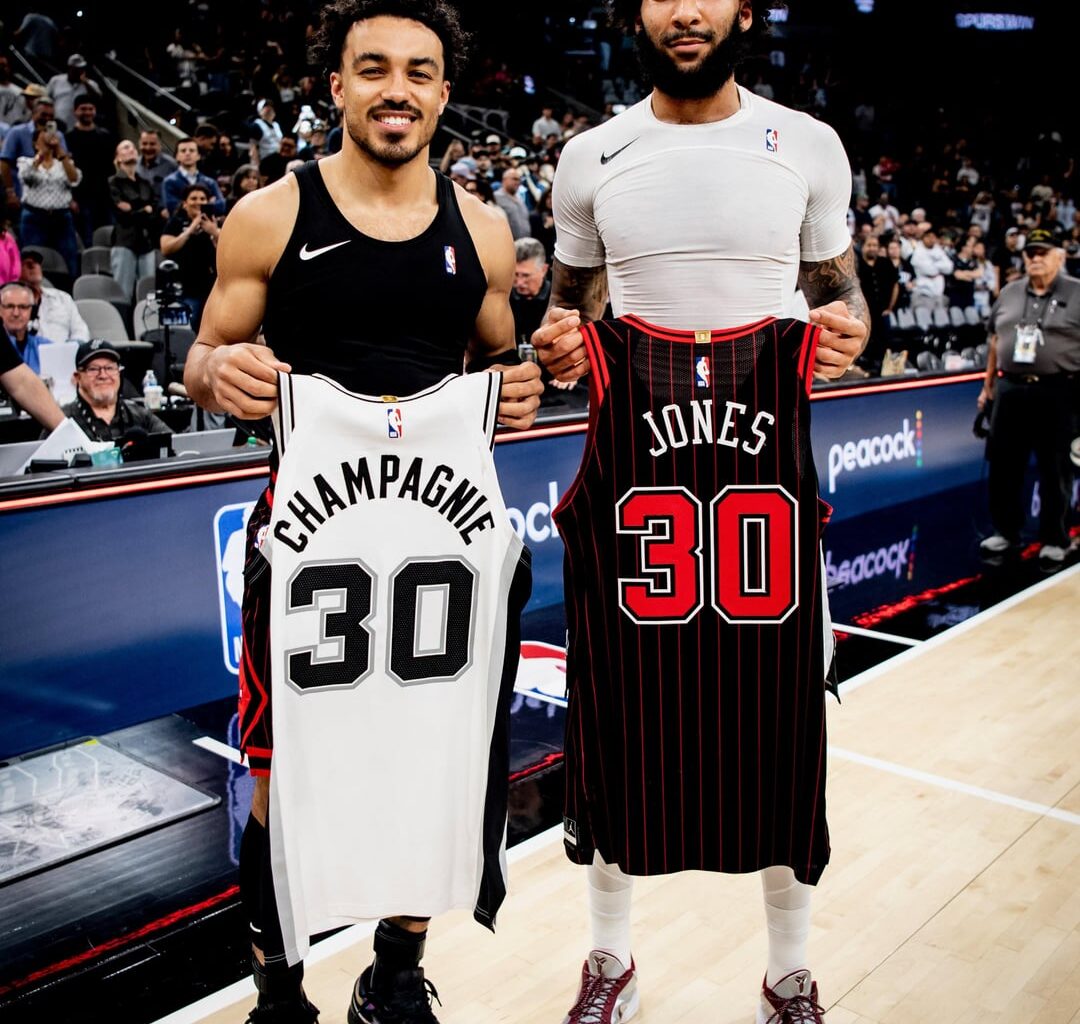 [San Antonio Spurs] great having you back in the building @Tre3Jones 🖤