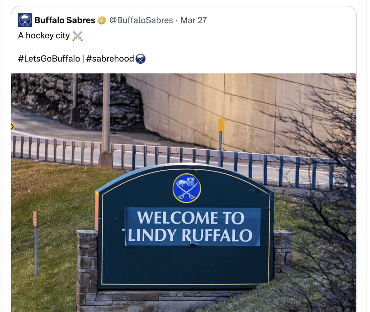 [Justin Alpert] Asked Lindy about this sign: "When I first saw it – somebody sent it to me – I thought it was AI-generated, for sure. Then I saw it was falling off, and I hoped they kept (it down). But I think somebody’s fixed it again."