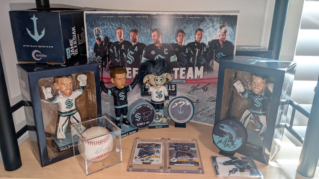 Kraken and Blues fan here. Just moved out, got all my stuff set up.