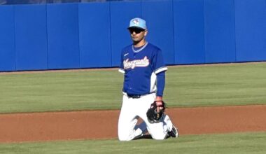 Andrés Giménez arrives at Blue Jays spring training camp sporting his Venezuela jersey