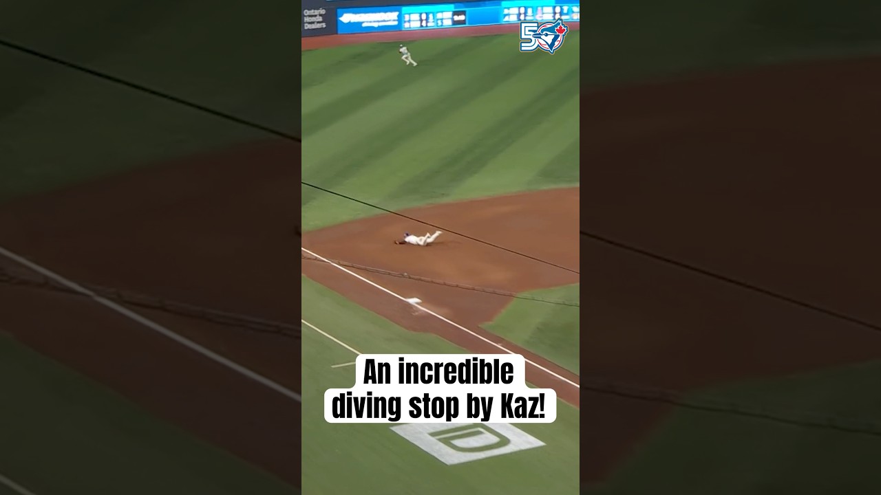 Kazuma Okamoto reaches out for an incredible stop and throw for the out 👏 #Toronto #BlueJays