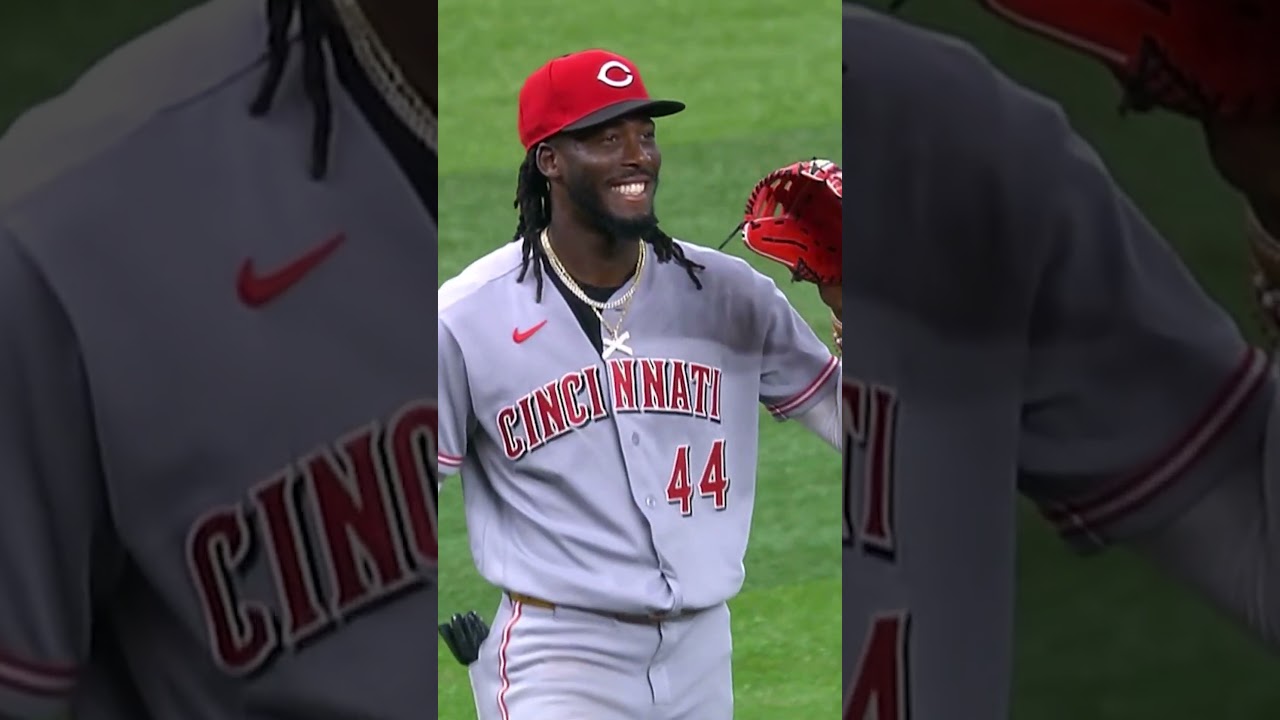 Elly De La Cruz robs Junior Caminero of a hit … And Junior doesn’t want to talk about it 😂