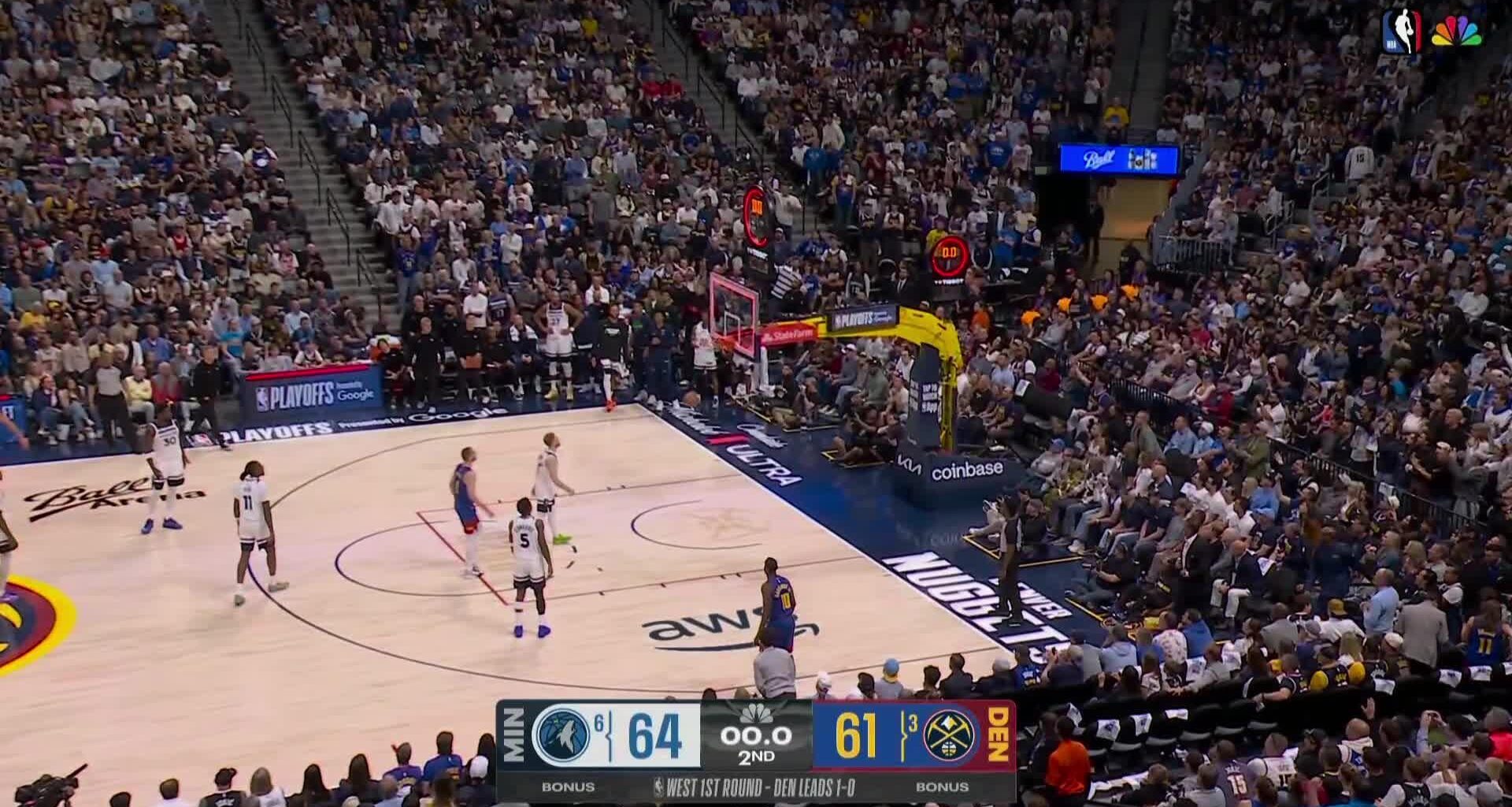 [Highlight] Jamal Murray ties the game at half from 3/4 court