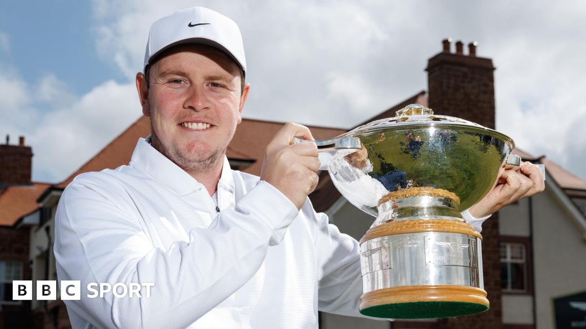 Robert MacIntyre with the Scottish Open trophy
