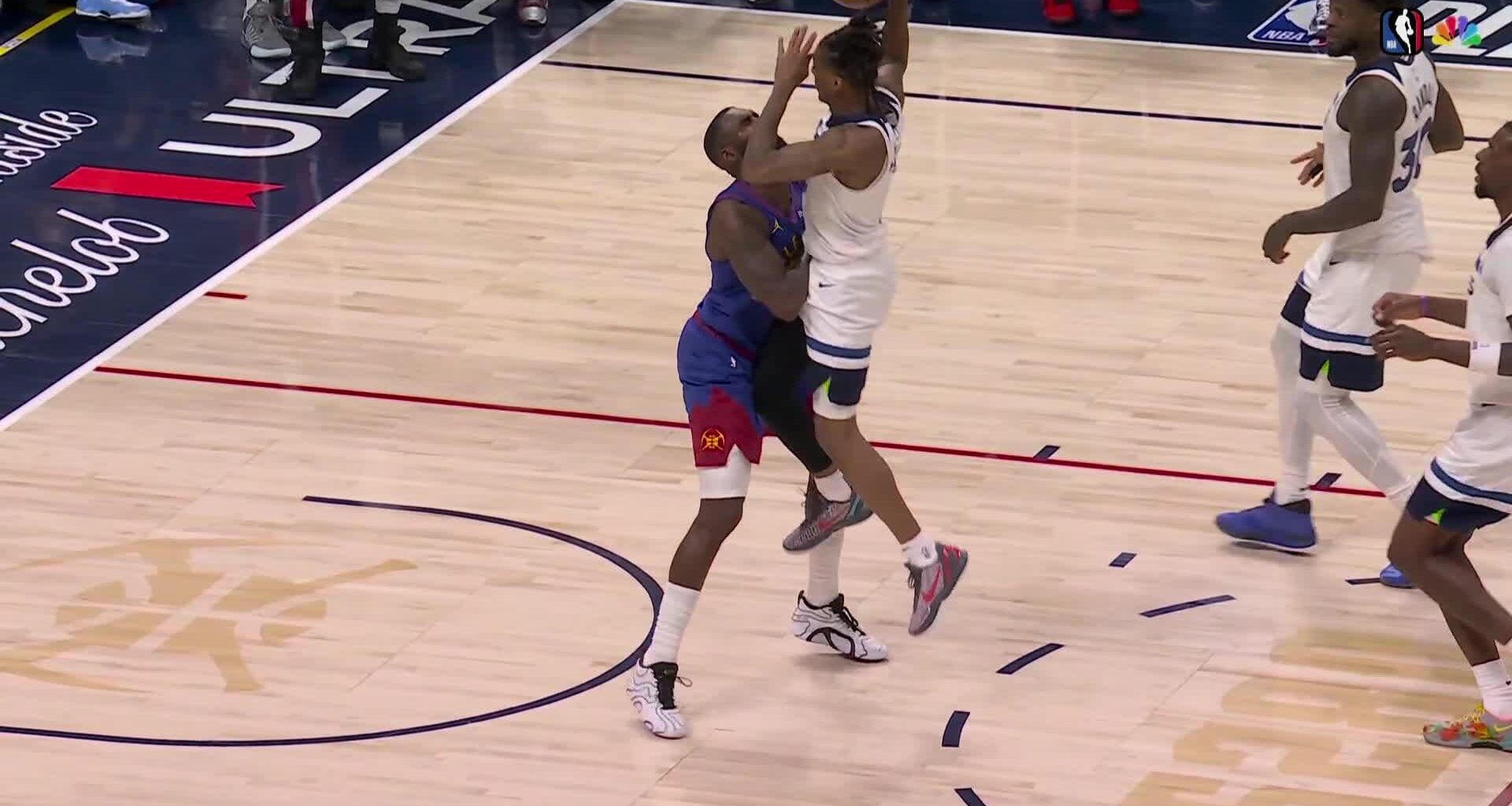 [Highlight] Tim Hardaway Jr. reacts to a foul call