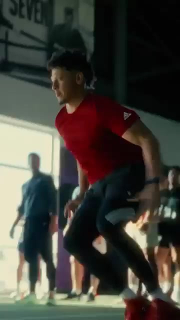 [DeFilippo] Patrick Mahomes’ Training With Bobby Stroupe Is Some of the BEST Examples of Training Showing Up in What He Does in Games