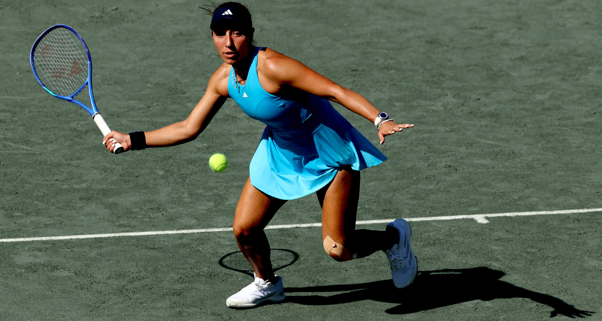 Pegula battles past Cocciaretto in another Charleston three-setter