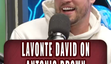 Lavonte David Could Tell Antonio Brown Was Going to Snap Before “The Incident”