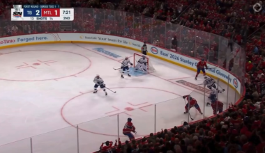 Kirby Dach gets his 2nd point of the game