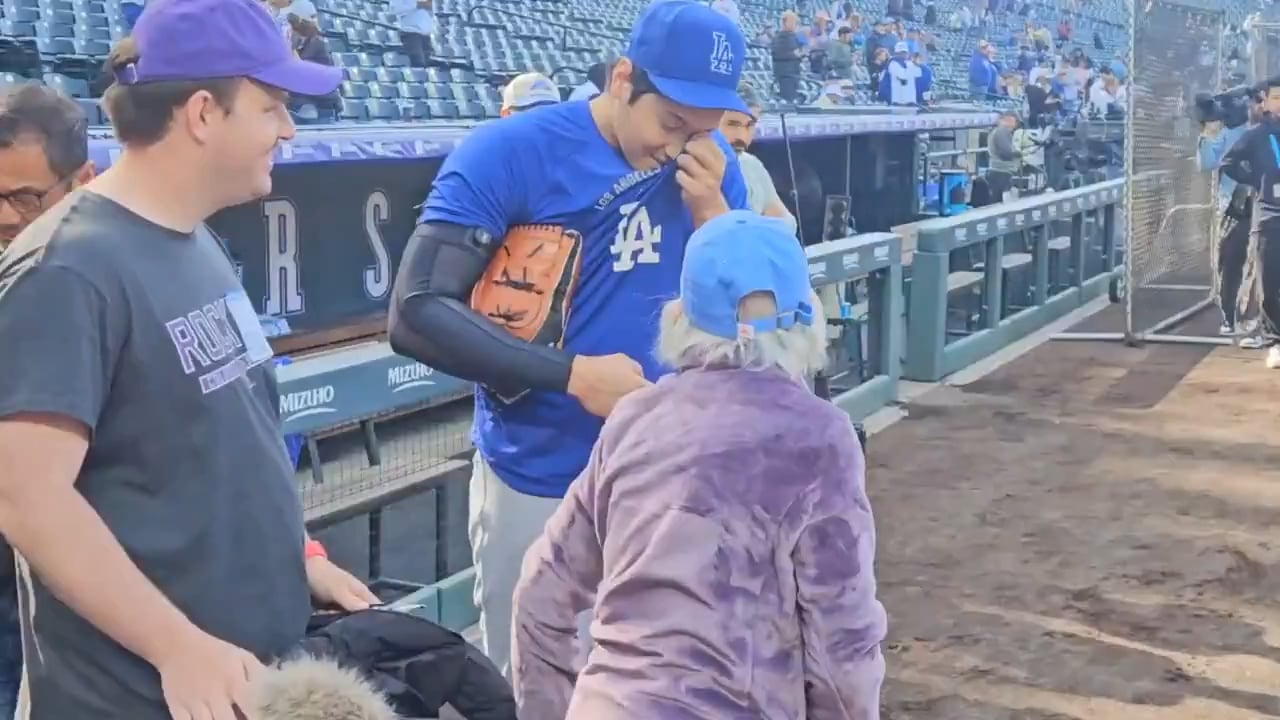 [Highlight] Ohtani meets with 100-year old atomic bomb survivor Momoyo Kelly (@MannyOnMLB)