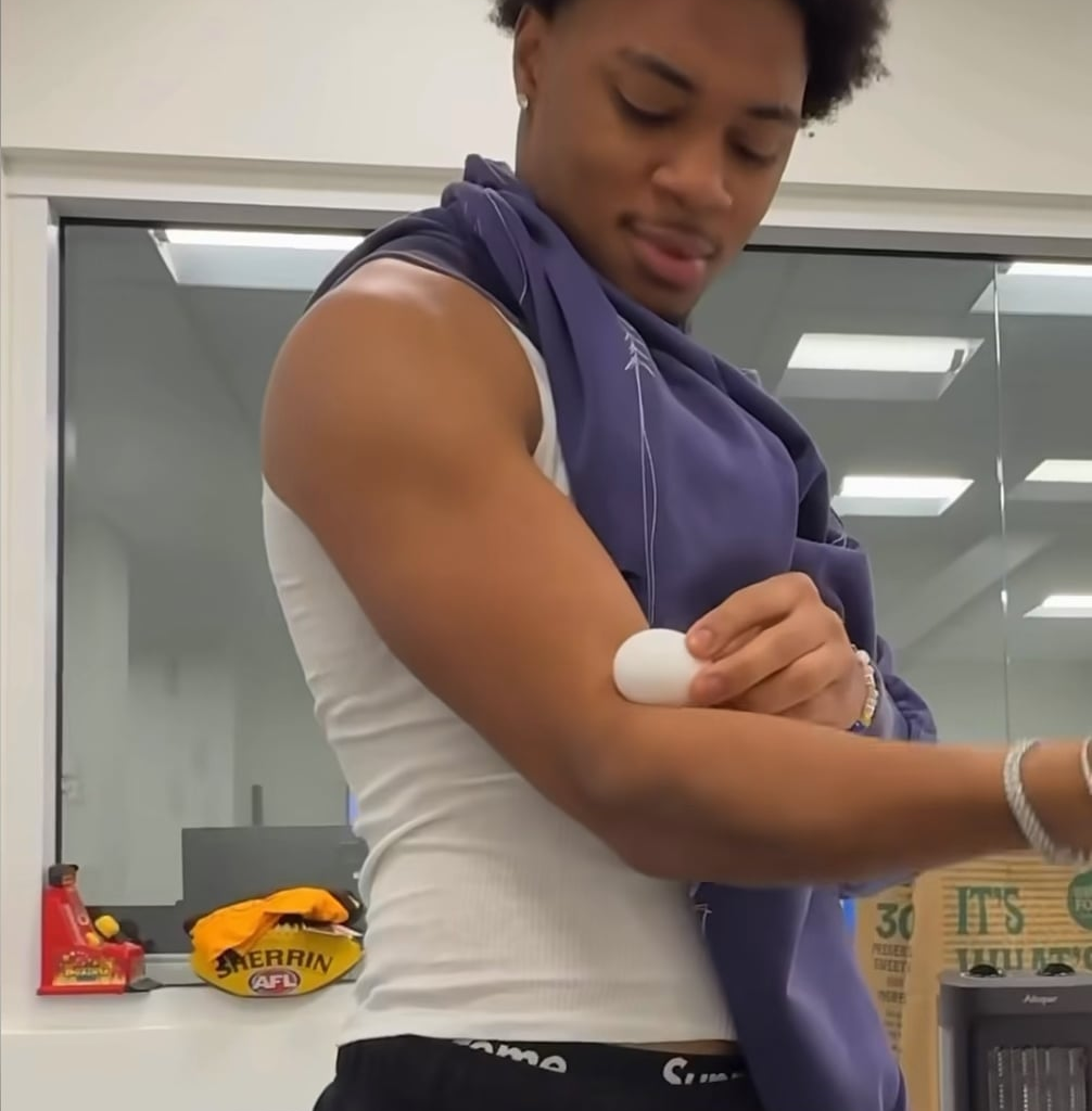 Charger players vs an egg