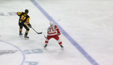 [DET - PIT] Larkin goes down awkwardly, appears to reach for his injured knee and crawls to the bench. Remains on the bench at this time