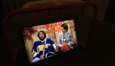 'Slap Shot' goalie enjoying Dobes, Canadiens' ride in Stanley Cup Playoffs