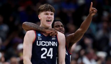 Mullins, projected 1st-round pick in NBA draft, to stay at UConn