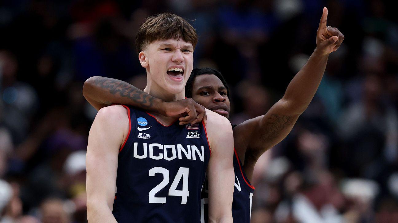 Mullins, projected 1st-round pick in NBA draft, to stay at UConn