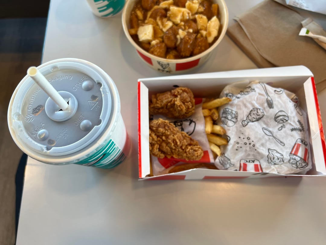Kyle Connor KFC meal