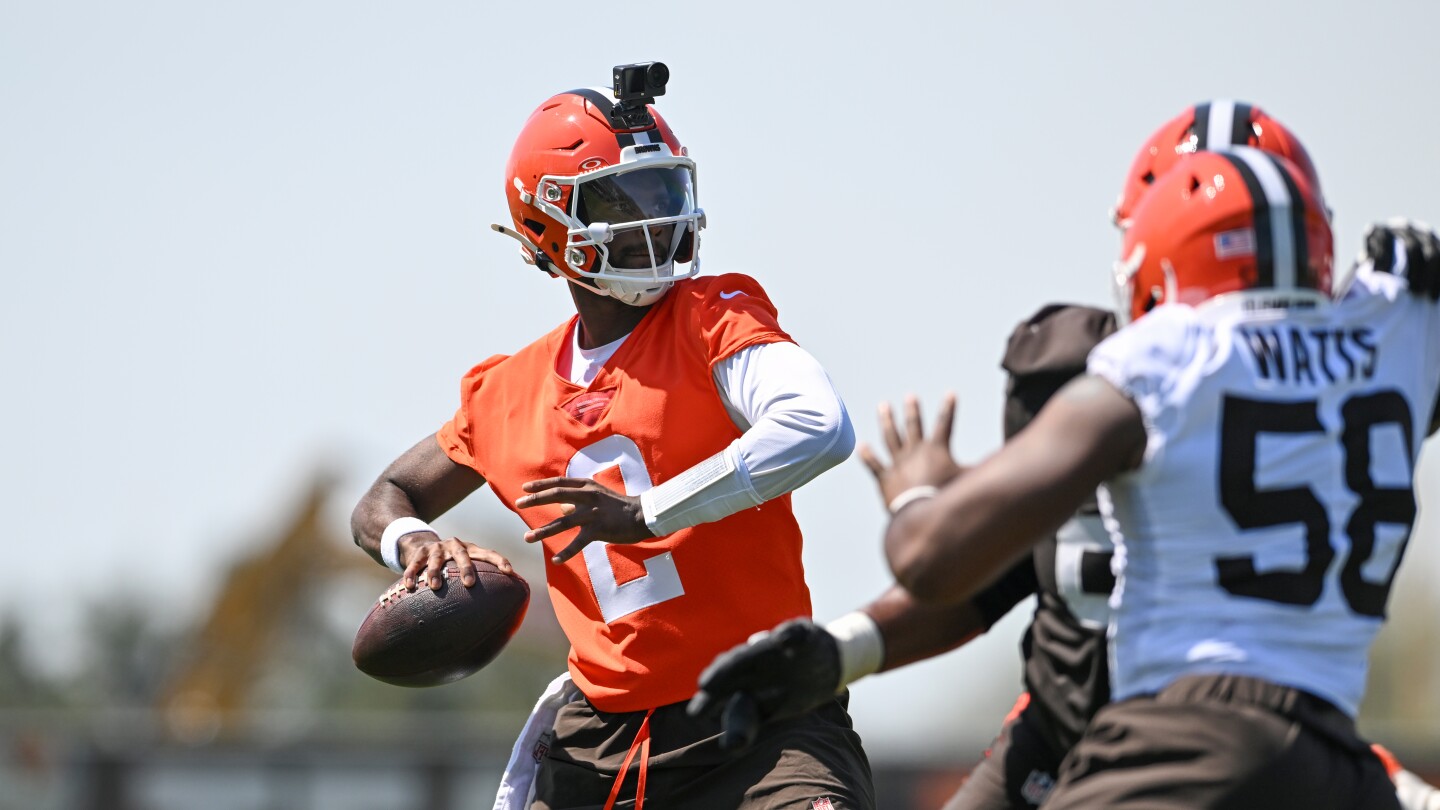 Shedeur Sanders: It's not up to me who starts