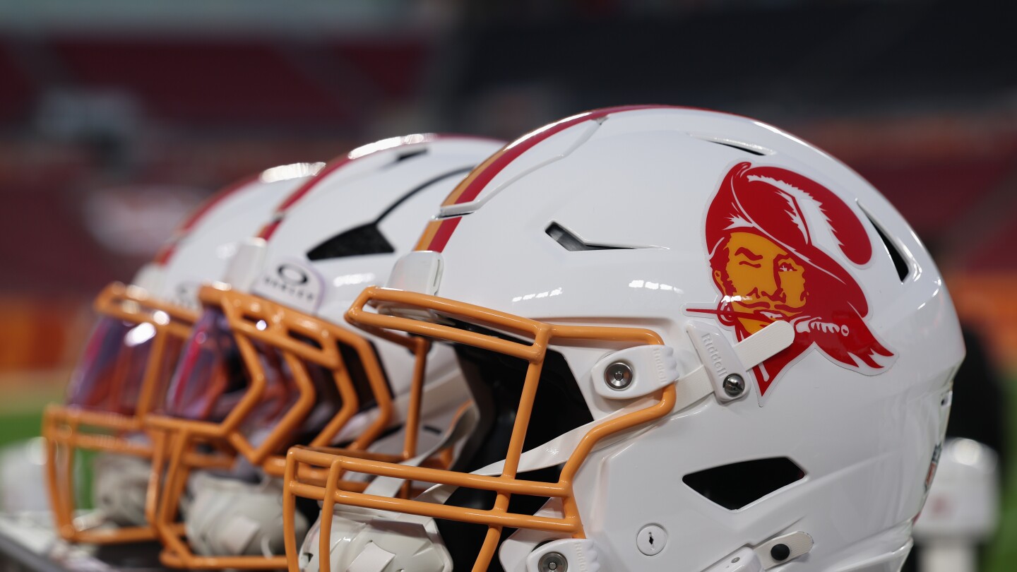 Bucs waive WR Jaden Smith