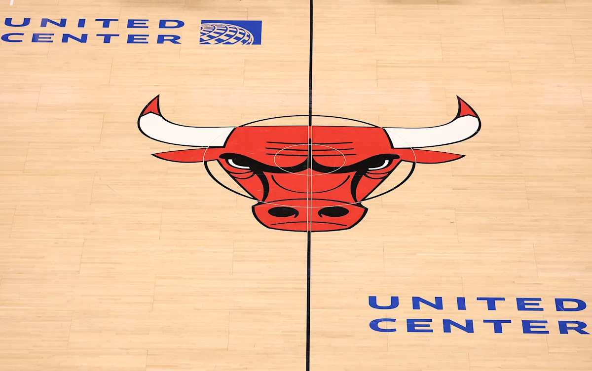 Paul Sullivan: As Bulls’ top executive decision gets closer, a former employee becomes the front-runner