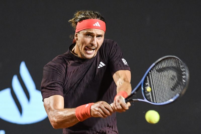 No reservation, no entry: tennis champ Zverev turned away from restaur