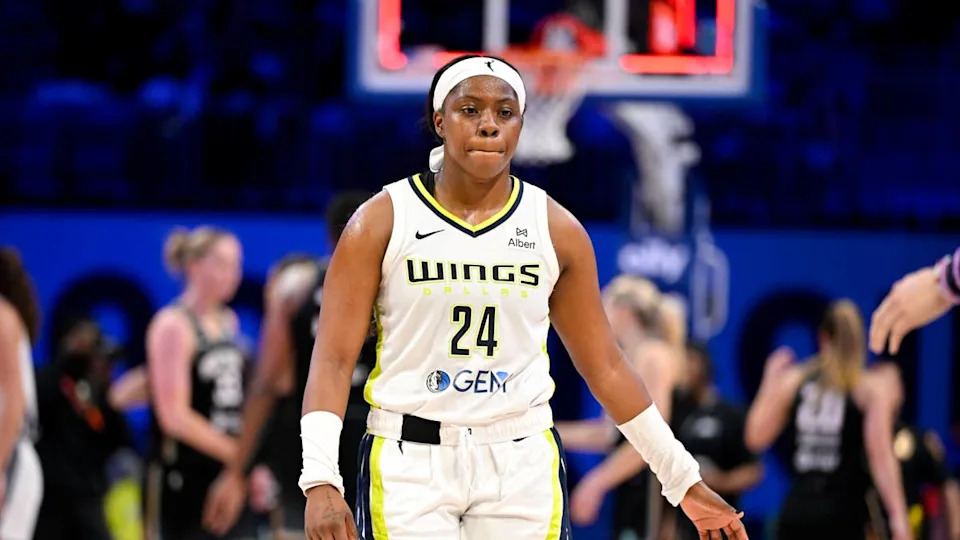 Dallas Wings guard <a class="link " href="https://sports.yahoo.com/wnba/players/6022/" data-i13n="sec:content-canvas;subsec:anchor_text;elm:context_link" data-ylk="slk:Arike Ogunbowale;sec:content-canvas;subsec:anchor_text;elm:context_link;itc:0" data-yga="{"yLinkElement":"context_link","yModuleName":"content-canvas","yLinkText":"Arike Ogunbowale","ySubModuleName":"anchor_text","yHasCommerce":false}">Arike Ogunbowale</a> (24)© Jerome Miron-Imagn Images