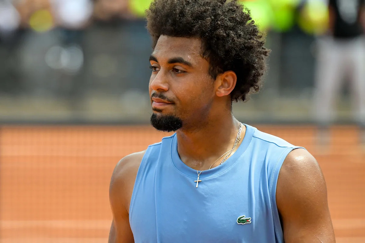 Arthur Fils, one of few remaining French Open contenders, drops out with injury day before tournament