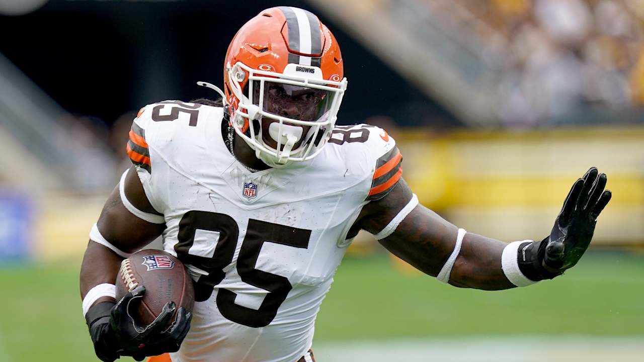 NFL Network: Chargers agree to terms with TE David Njoku