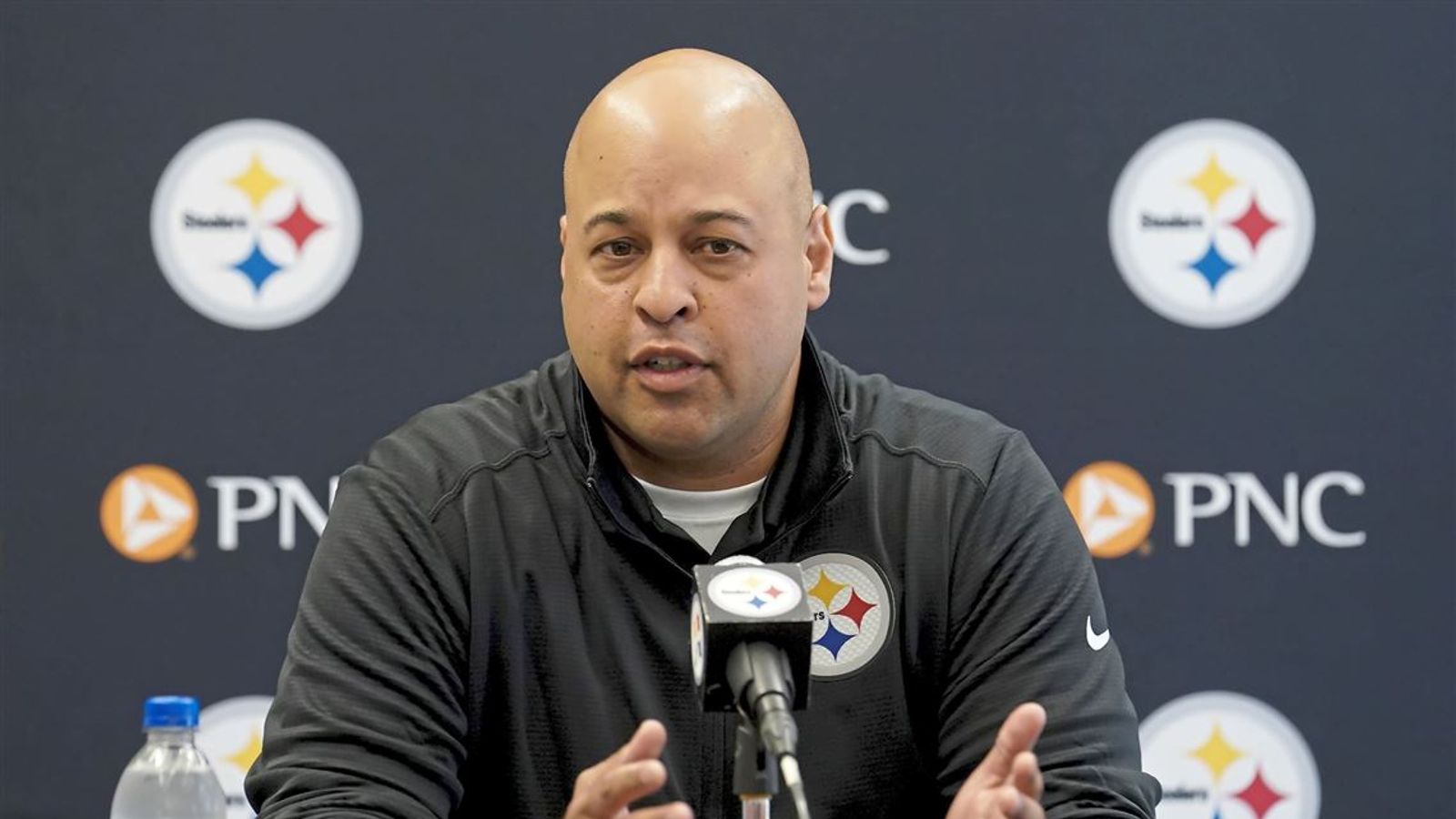”Players Aren’t Happy”: Steelers’ Omar Khan Has Upset Plenty Around The NFL