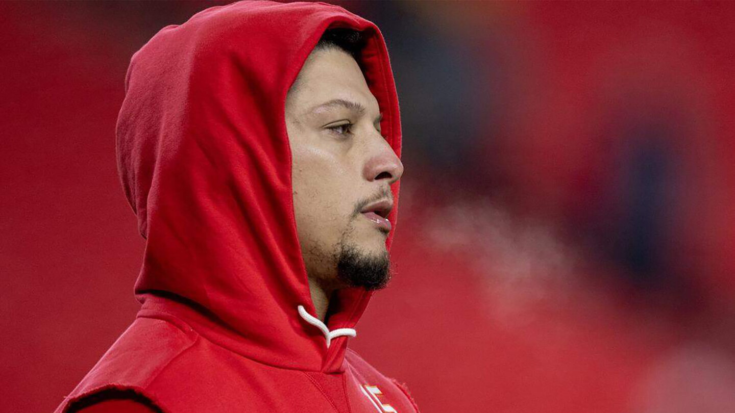 Patrick Mahomes is back on the field for OTAs after ACL repair