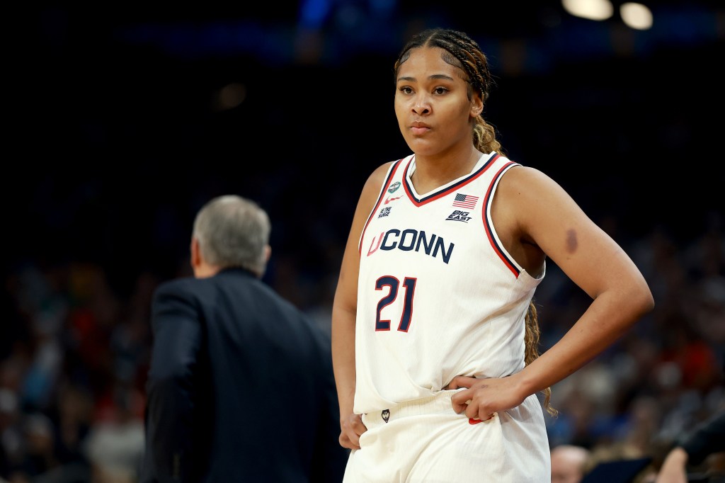 Dom Amore's Sunday Read: How scary could UConn's Sarah Strong become? Kudos for trailblazers and more
